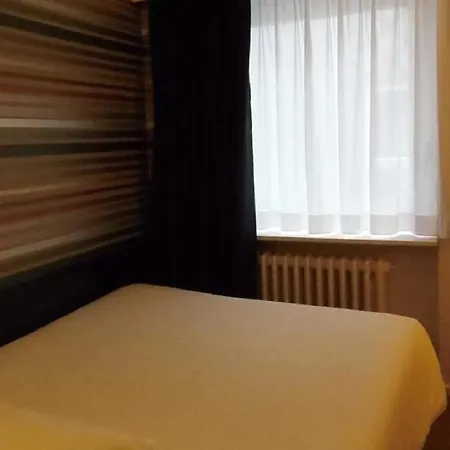 Hotel Queen Anne 3*
